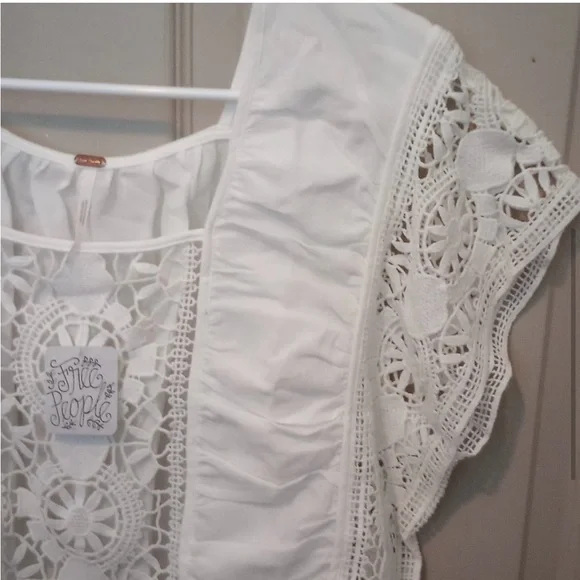 White Free People Top with Crocheted Panels - Size small - NWT! - Picture 4 of 6